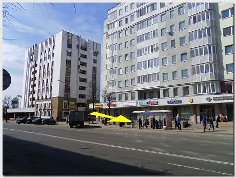 Вход в здание Вход в здание, где расположен стоматологический кабинет